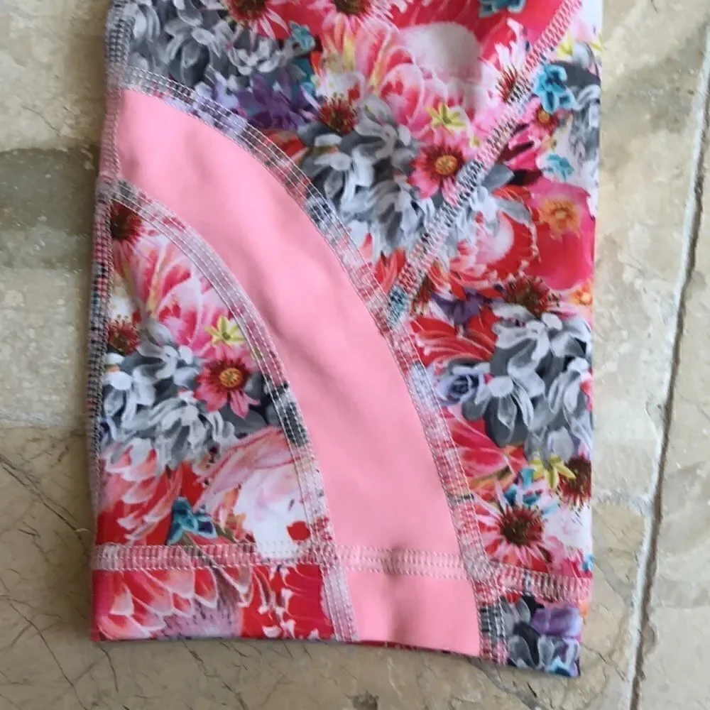 Lululemon flowabunga pace crops sz 4 pristine